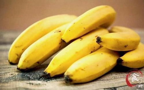 新鲜|为何香蕉在超市那么新鲜,买回家后没2天就发黑变烂?原因很简单