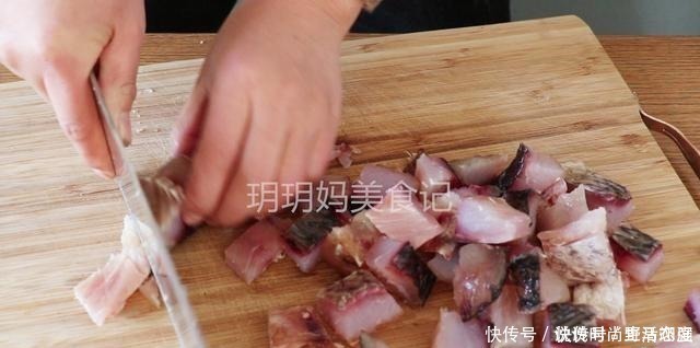 教你正宗腌腊鱼的方法,配料简单味道足,保存时间越长吃起来越香