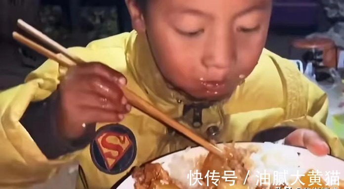 好吃|8岁男孩父母双亡:鸡蛋是不是世界上最好吃的东西?引人泪奔
