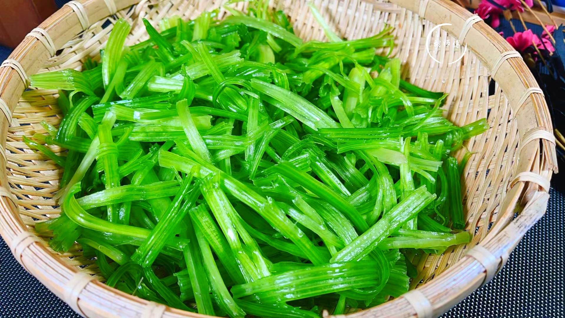 它是天然补脑菜，现在正当季，每周吃2次，头脑聪明，记忆力更强