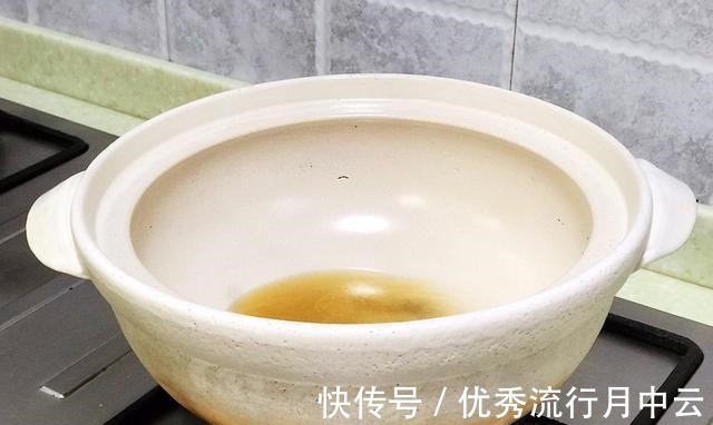 小葱|不加一滴水的葱油焖鸡,做法简单,吃一口就停不下来!