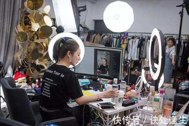 罚款|明星遇到主播也成“弟弟”?淘宝直播“一姐”跌落,阿里再遭一击