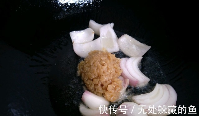 家常粉丝梭子蟹,加上蒜泥味道更好,原汁原味的鲜美!