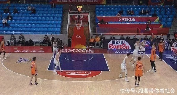 王哲林35分9篮板，上海久事男篮105:98北京控股
