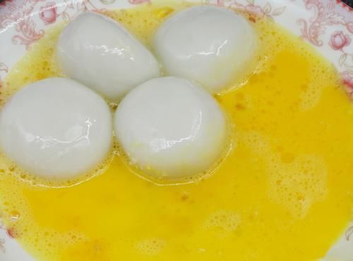 胡秉言|过年炸汤圆，直接下锅容易炸，多加1步，不炸不裂，香脆酥糯