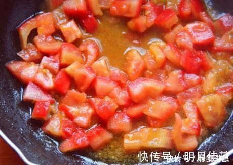 做疙瘩汤，我从不用水调，学会1招小技巧，疙瘩均匀细小，吃着香