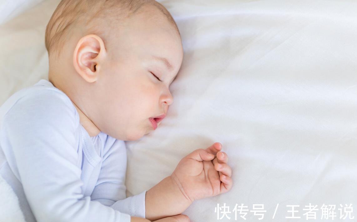 母乳喂养|全母乳喂养,如何判断宝宝是否吃饱了?育婴师:4大关键点要记牢