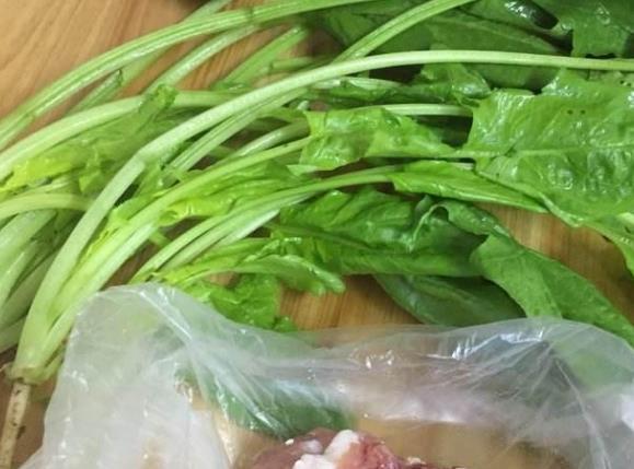 辟谣|猪肉与菠菜不能一起吃？营养师辟谣：其实一起吃，补血效果会更佳