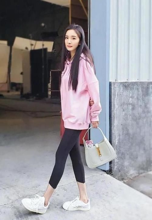  过时|打底裤已经过时了，现在流行的是“体操裤”，遮肉显瘦又保暖