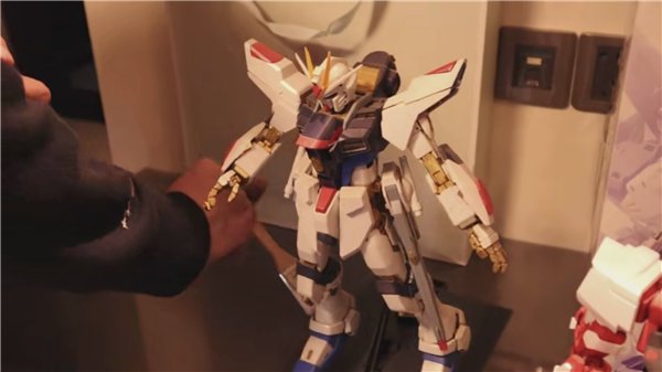 玩具|这件快递火了！绕半个中国就不回来！网友疯了：我的快递也经常去旅游…