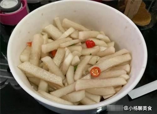 腌制|这菜酸爽无比，放越久越好吃，饭前吃一口，脆爽可口，解腻助消化