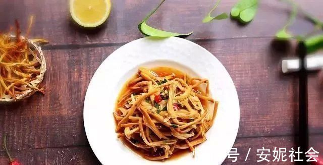 芝麻油|它被称为“失眠克星”,睡不着要多吃,一斤3元,可惜很多人不懂