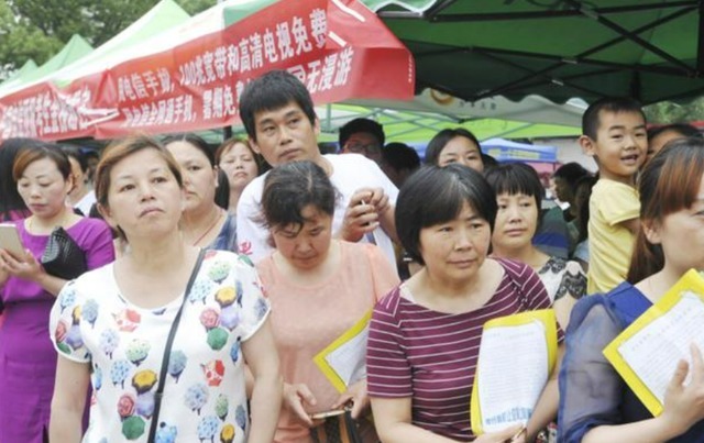 好好学习|大学教授怒斥家长:早晚接送会毁了孩子!不料网络上骂声此起彼伏