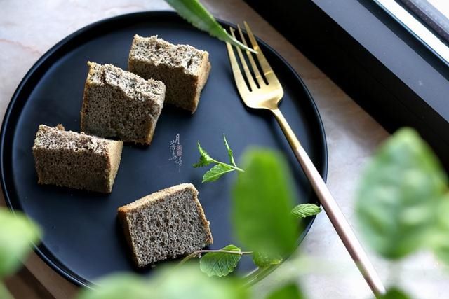 做芝麻红枣糕啦！不加糖也甜甜的，秋后1天2块我从不间断