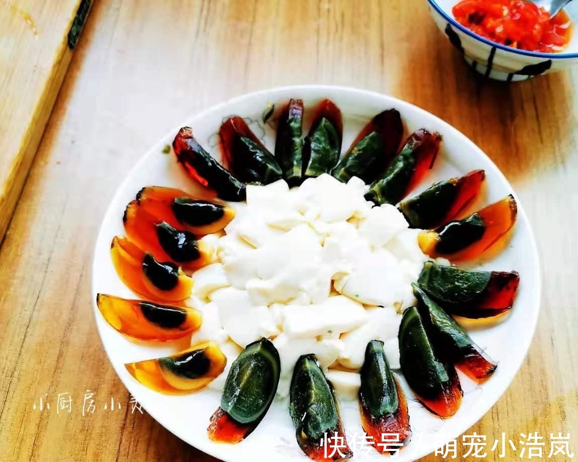 内酯豆腐|过年凉菜是不可少的，尤其这道酸辣可口，花费不多却人人爱吃