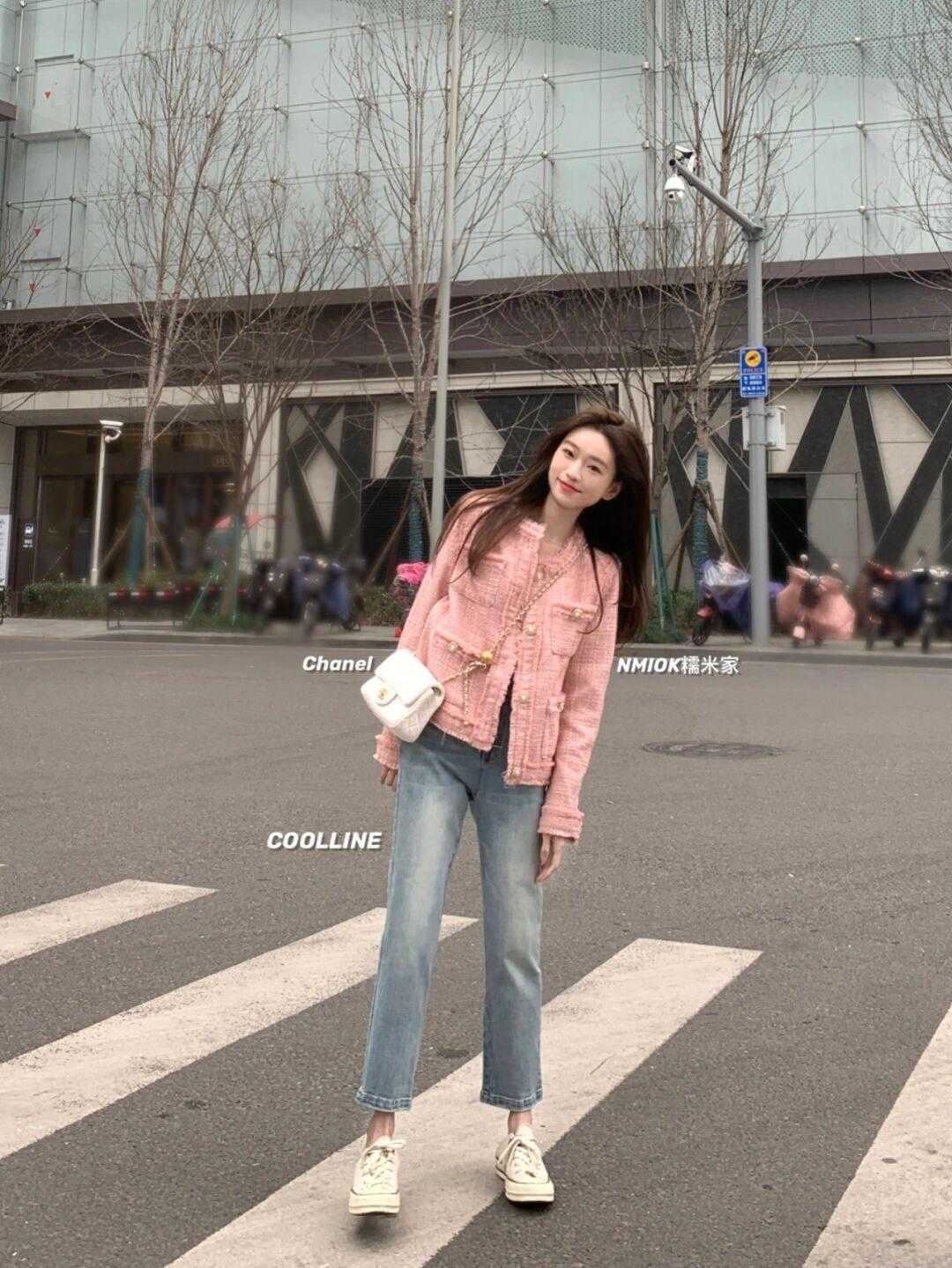 浅色系|初春选裤子,千万别错过这两种,轻盈遮肉还能增加女人味