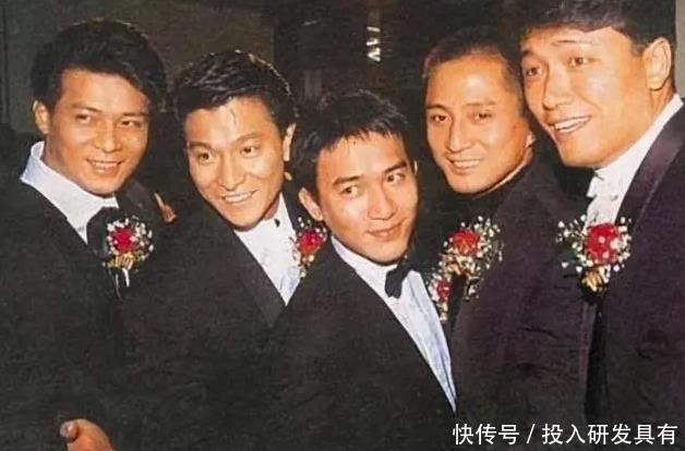 版本的乔峰|83版的乔峰为什么总戴帽子?黄日华摘下帽子后,网友笑出猪叫声