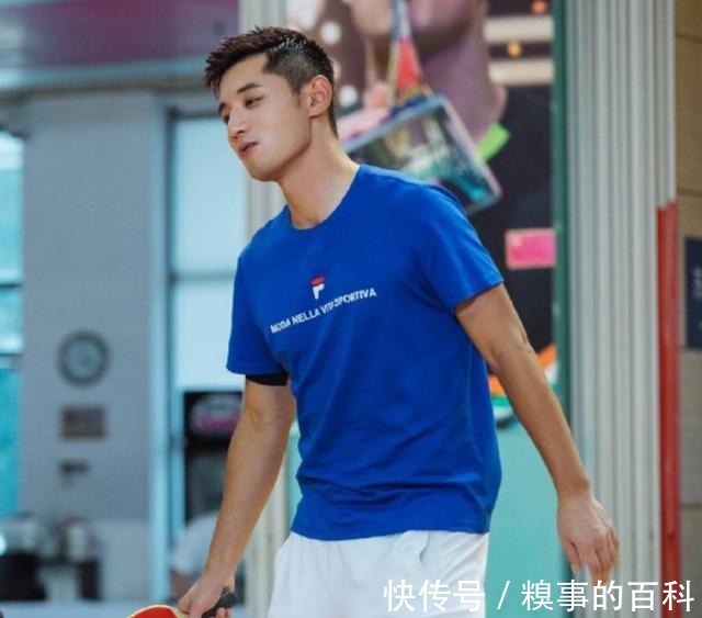 难怪说张继科不是金晨理想型,手把手教乒乓球时,肤色差说明一切!