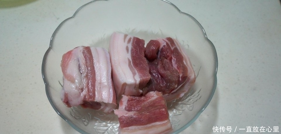 五花肉别再烧炒炖啦,一滴油都不放,吃一锅也不长肉,真解馋!