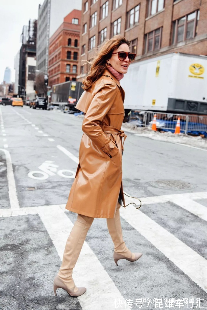 精髓 同色系很显高级?不掌握这3个“搭配精髓”,显土还显胖