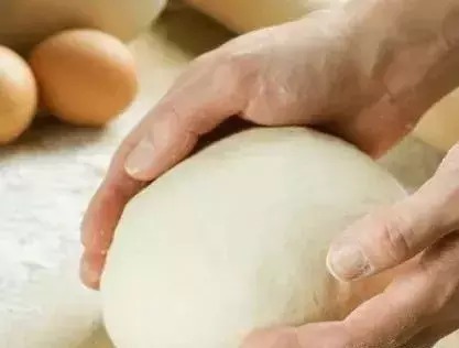 还在傻傻的用酵母发面?用它仅十分钟,就能蒸出又白又好吃的馒头