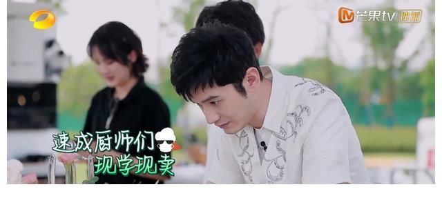 寧靜拉踩往季嘉賓？致趙麗穎楊冪粉開撕，《中餐廳》首播輸了口碑