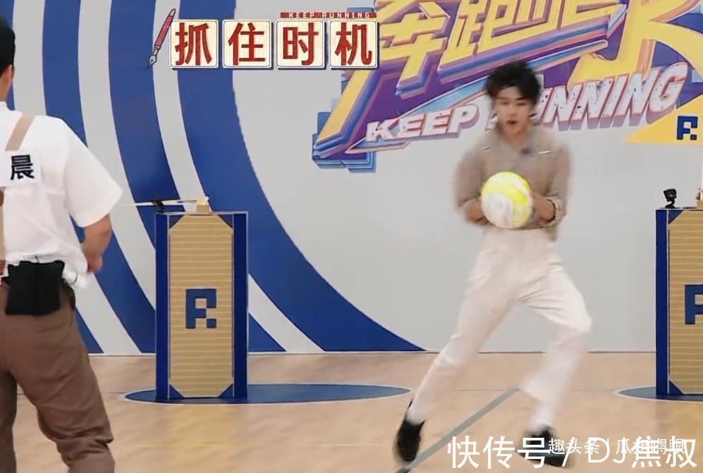 黃旭熙|小獵豹名要易主蔡徐坤PK鄭愷沒懸念,黃旭熙動作慢放痞帥痞帥的