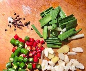 家常鸡肉菜谱,小炒鸡腿肉,又麻又辣的鸡腿肉,美味下饭,吃不够