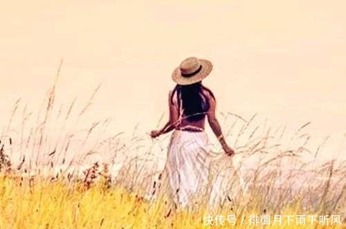 八首秋诗一抹残香寒石径,半轮秋影渡愁心