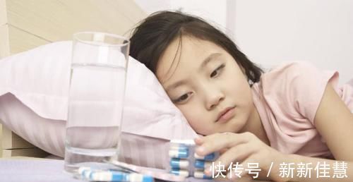 体温|娃半夜突然发烧,敷头用热毛巾还是冷毛巾?其实很多家长都弄反了