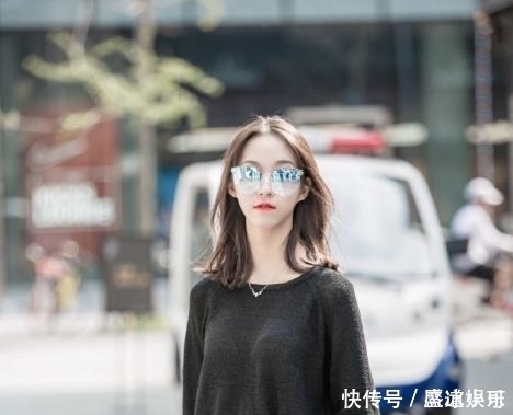 小姐姐|街拍美丽又大方的小姐姐,元气满满,彰显女神般的气质美感!