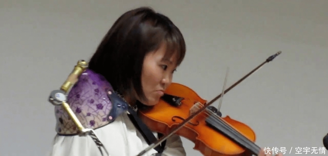 感动|日本单臂小提琴家,单臂怎么演奏呢?了解后励志,感动!
