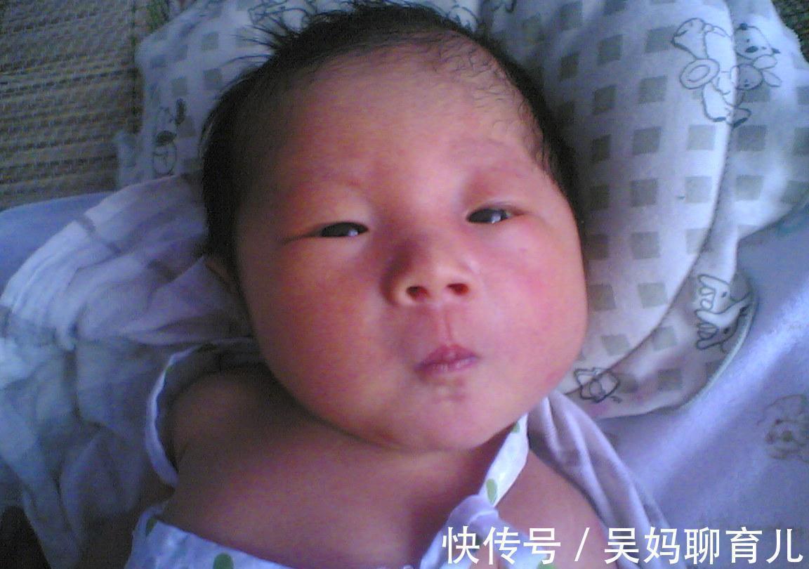 李女士|婴幼儿3种睡姿会让头型变丑,老一辈很多都这么做,简直毁娃颜值