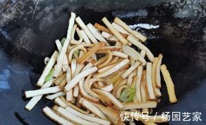 下饭的素菜菜谱，芦蒿炒香干，健康美味，比肉好吃又下饭，动手吧