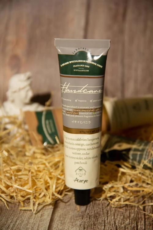 被问 300 遍的小众香水，其实是 20 多块钱的护手霜？