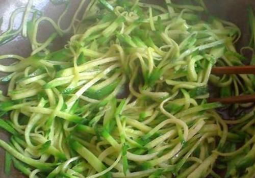 维生素|这菜1块钱一斤,维生素含量是梨的10倍,但是都被多数人忽略了