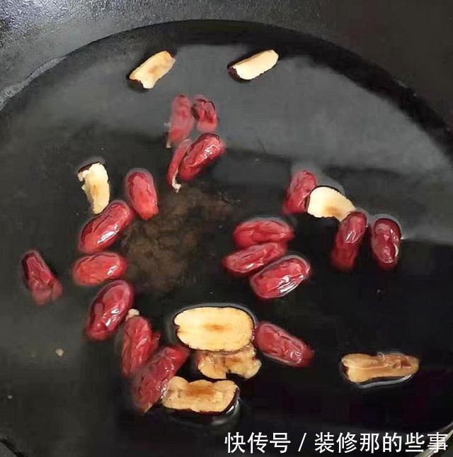 米酒|穷人的阿胶被找到,5块钱煮一大锅,女人常吃气血足,小脸红扑扑