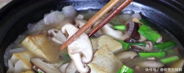 我家最爱吃香菇豆腐煲,越炖越香,鲜嫩入味,比红烧肉还过瘾