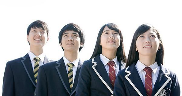 |学校笑话:向美术教师交作业时一位学生只交了一张白纸,回答绝了