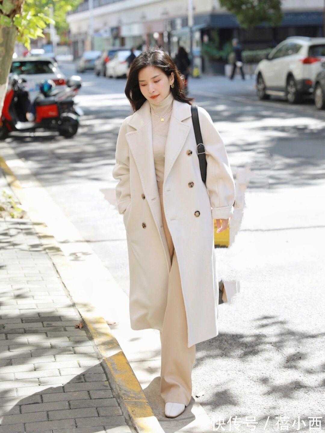 保暖 今年流行“翻领大衣”,比西装保暖比羽绒服显瘦,出街赚足回头率