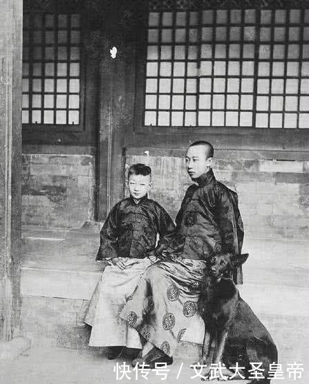 清朝|清朝人物老照片,看溥仪和婉容的感情,少时单纯顽皮气氛和谐!