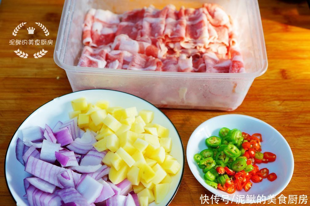 小米辣|三伏天，家人就馋这道肉菜，做法省事，开胃下饭，老少都爱吃