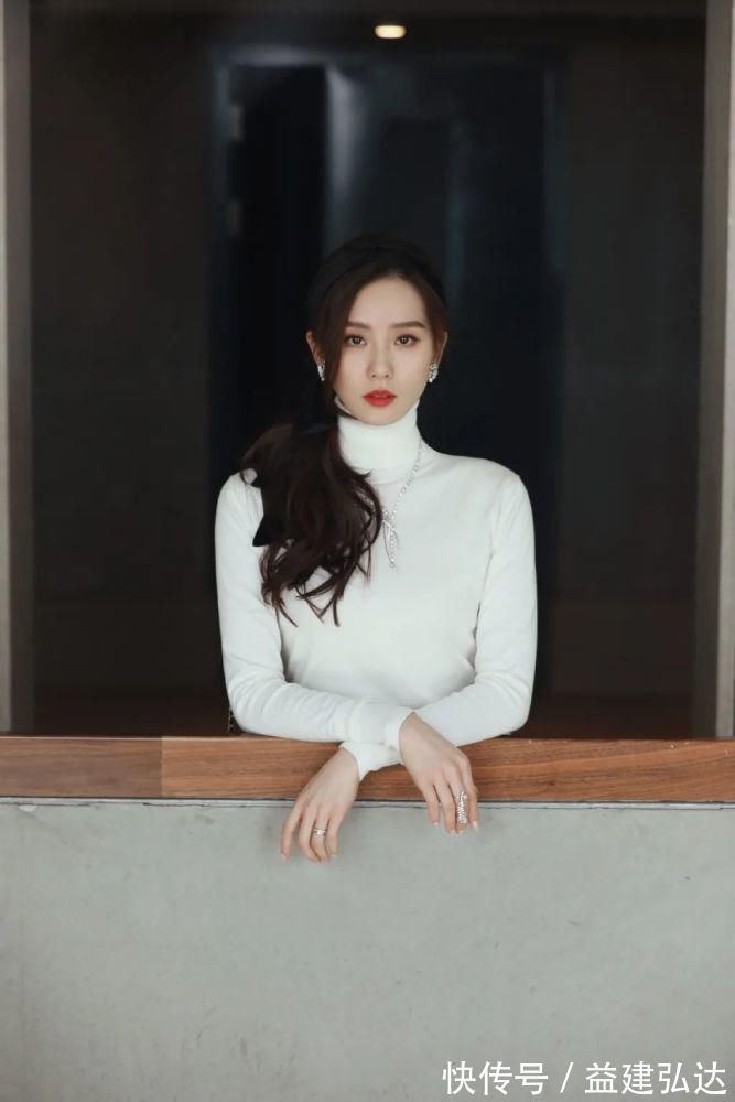 卫衣 冬季内搭这么选,保暖显瘦,脱了外套也超美!
