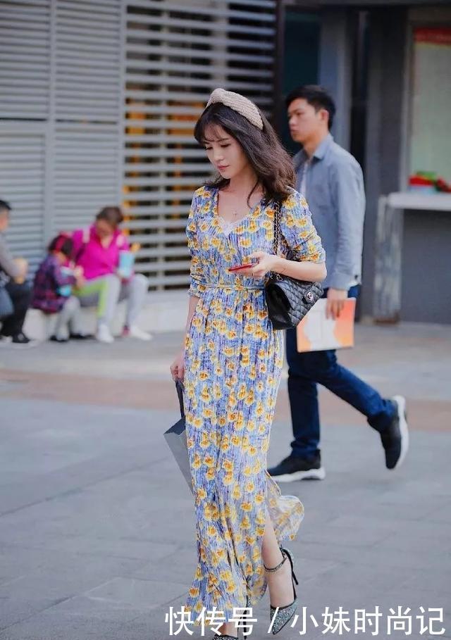 女生|街拍:女生穿上高跟鞋,塑造气质又迷人的身材