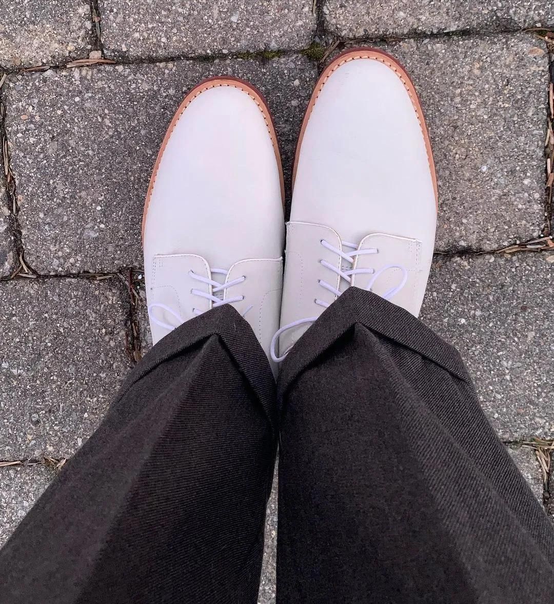 到底是什么人，敢穿白皮鞋？