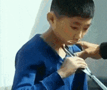 |搞笑GIF:这都能屹立不倒,真是水上漂中的水上漂啊