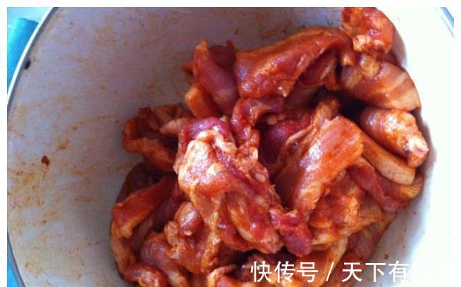 猪皮|猪毛不火烤，不用手剃，学会一招，包你猪皮上的猪毛一根不剩