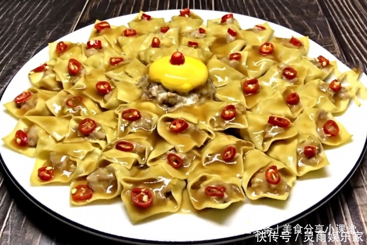 好吃|过年了,教你豆腐皮最好吃的做法,先卷后蒸,待客家宴倍有面子