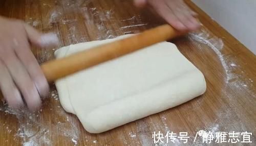 我家面粉就爱这样吃，加2个鸡蛋，焦脆香酥不油腻，吃过就念念不忘