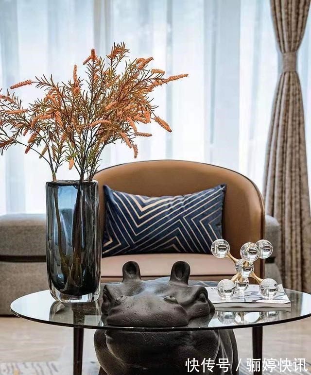 大理石|独身女白领70㎡复式小公寓,两层设计都很迷人,被治愈了!